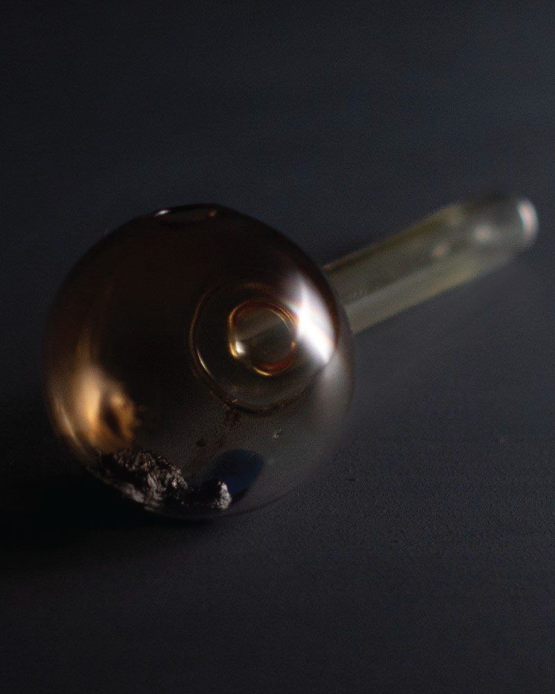 Pipa usada con restos de 5-MeO-DMT